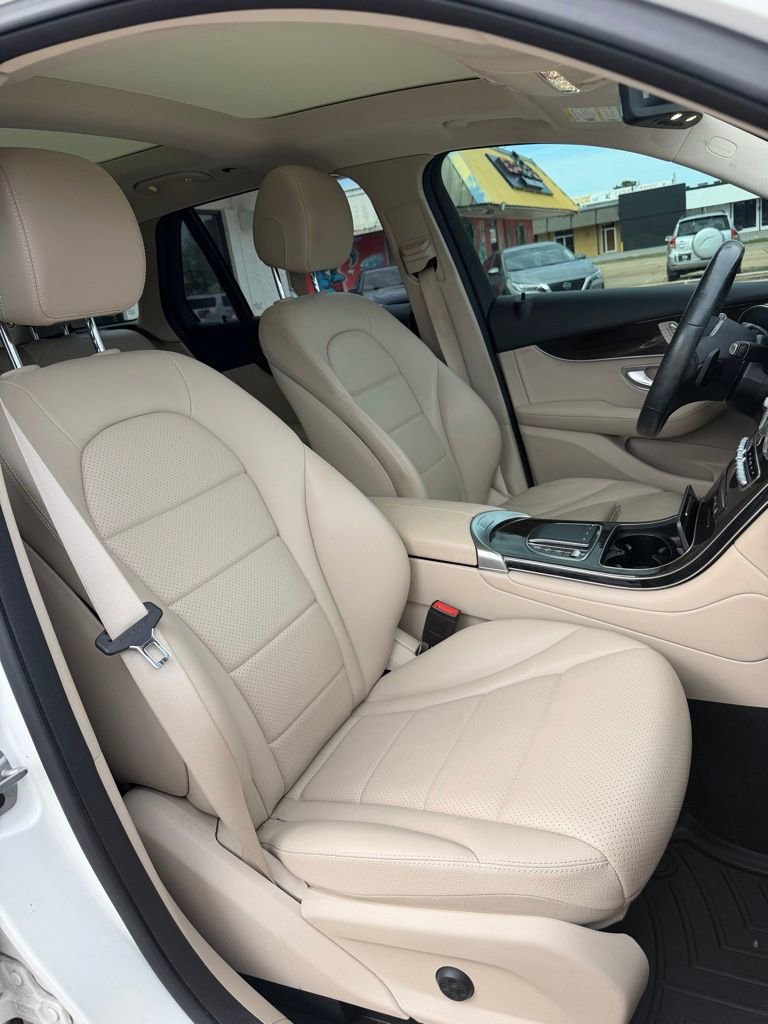 Used 2021 Mercedes-Benz GLC 300 image 22