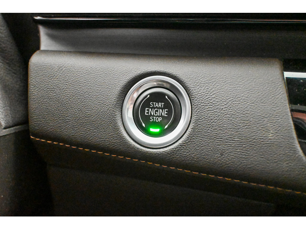 Used 2023 Cadillac Escalade Premium Luxury AWD/4WD image 45