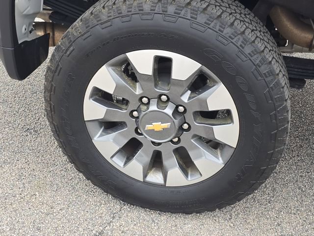 Used 2025 Chevrolet Silverado 2500 Custom w/ Custom Value Package image 12