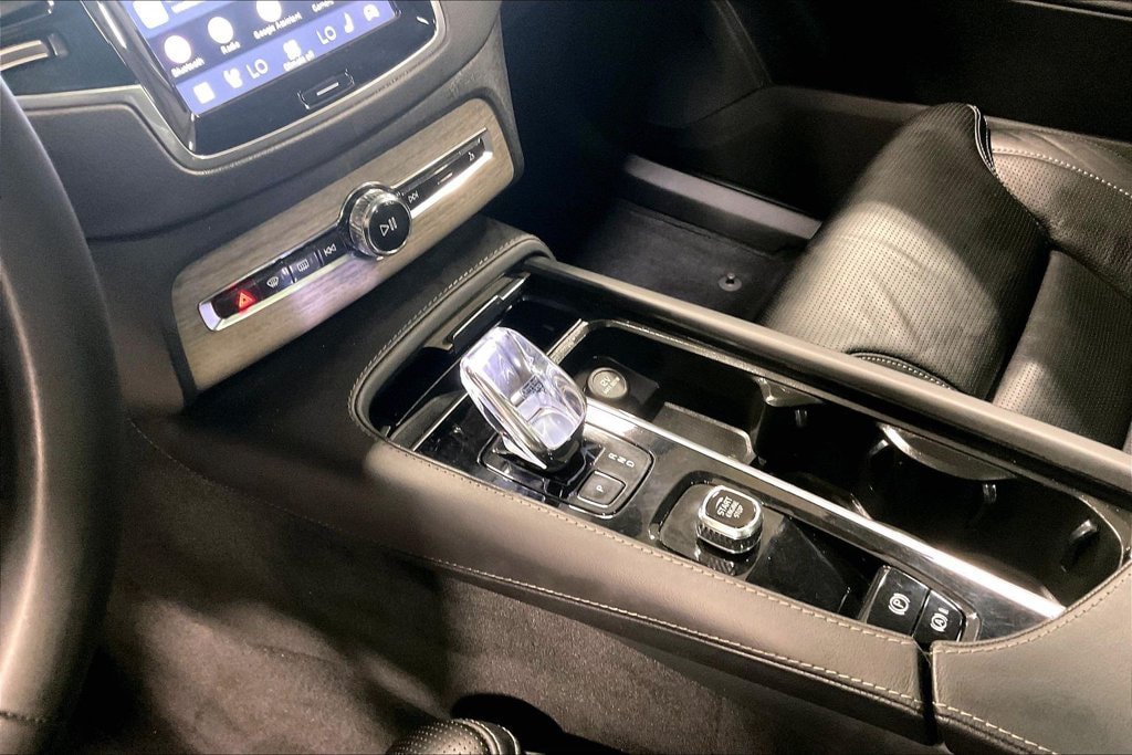 Certified 2023 Volvo XC90 B6 Ultimate w/ Protection Package Premier AWD/4WD image 19
