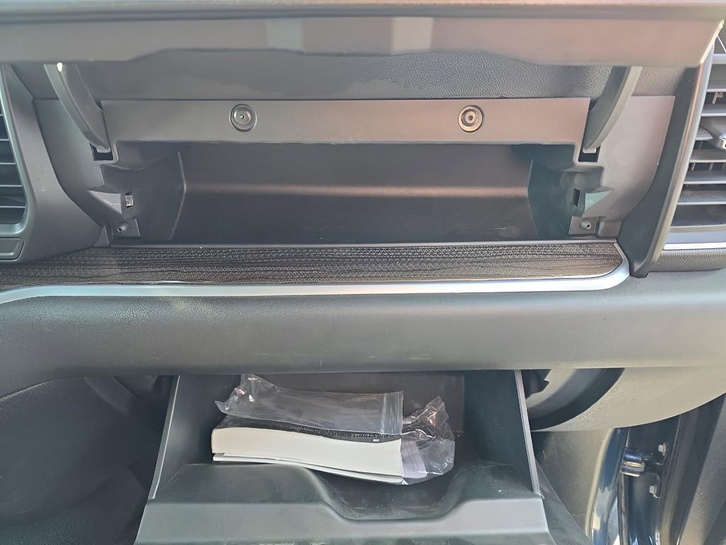 Used 2022 Chevrolet Silverado 1500 LT AWD/4WD image 33