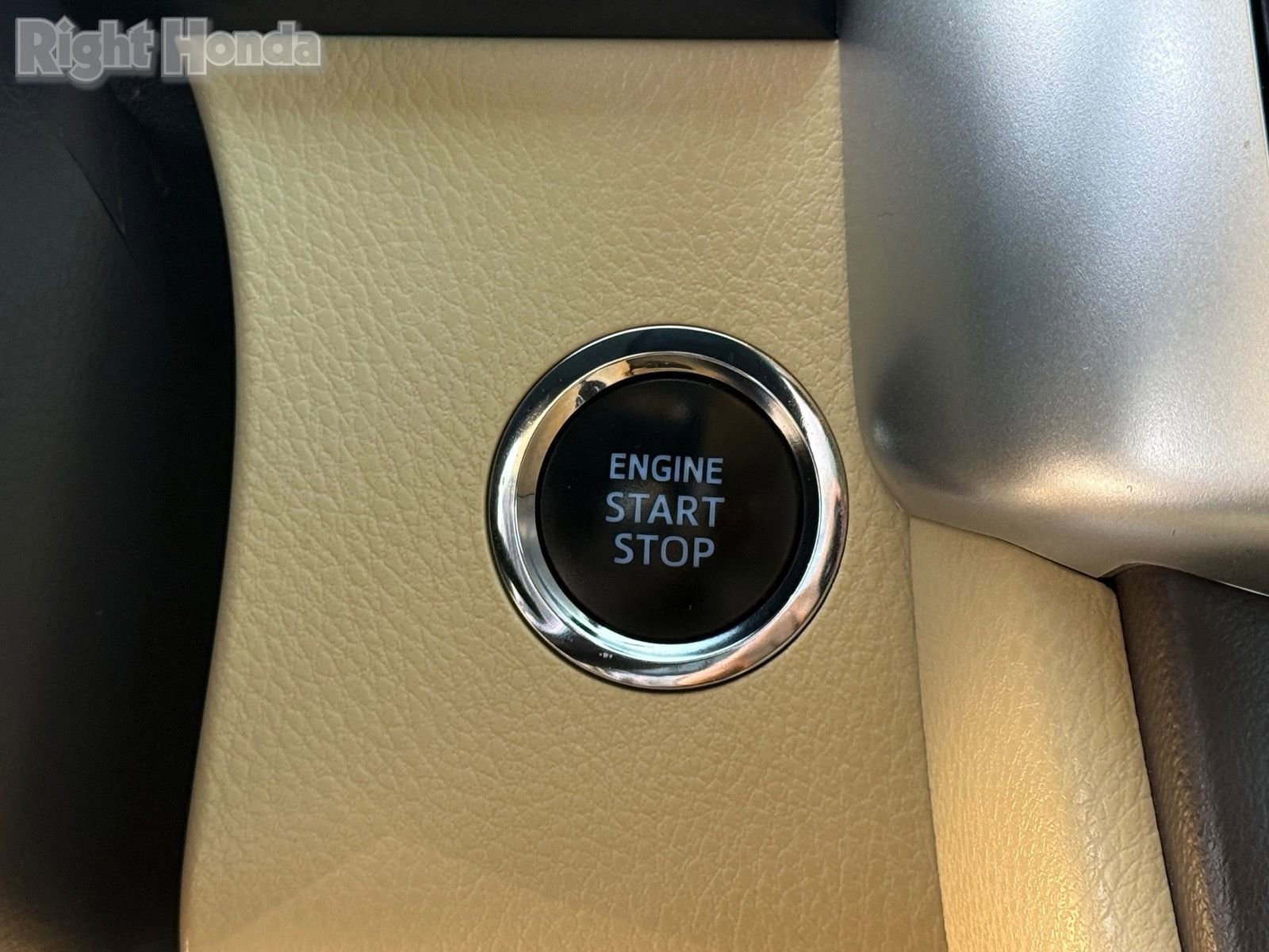 Used 2019 Toyota Highlander XLE FWD image 26