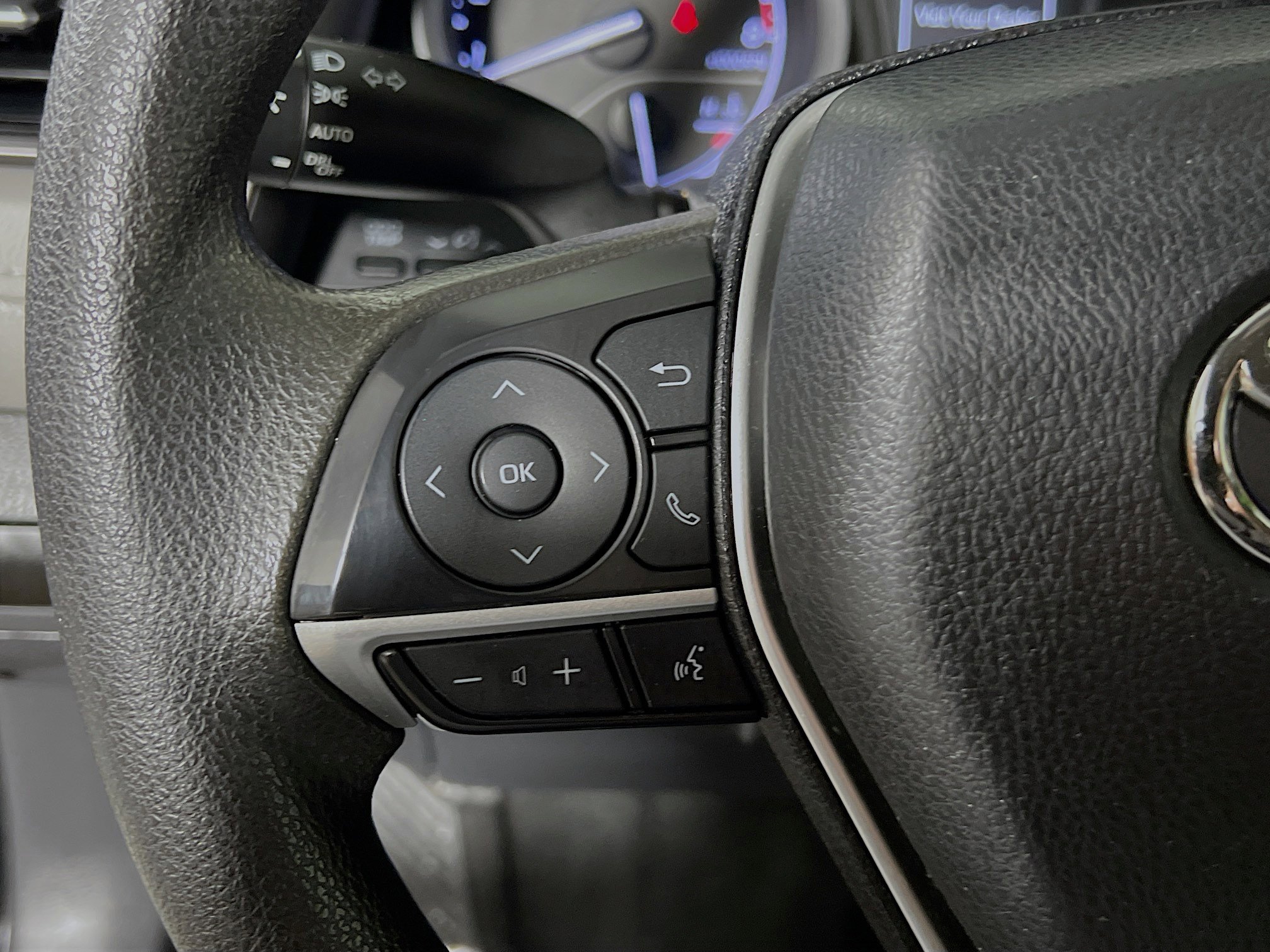 Used 2022 Toyota Camry LE FWD image 19
