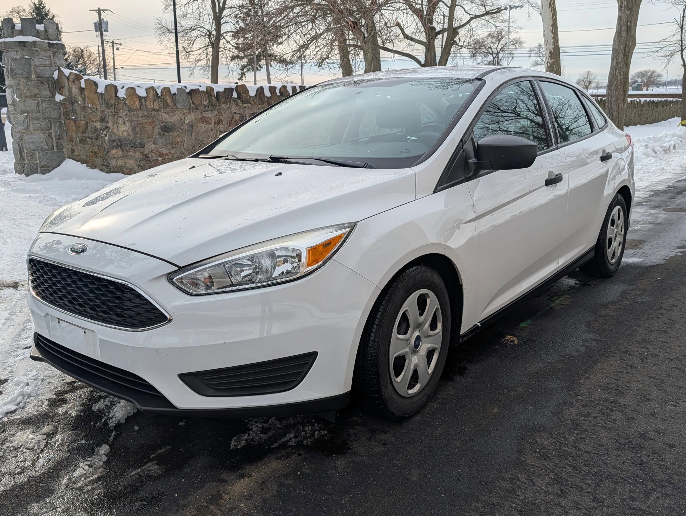 Used 2016 Ford Focus S image 1