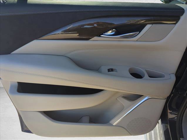 Used 2020 Cadillac Escalade ESV Premium Luxury AWD/4WD image 23