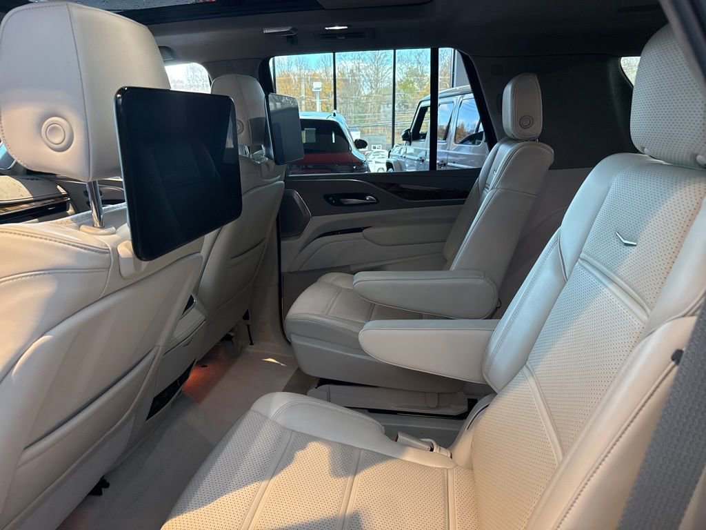 Used 2023 Cadillac Escalade Sport Platinum image 11
