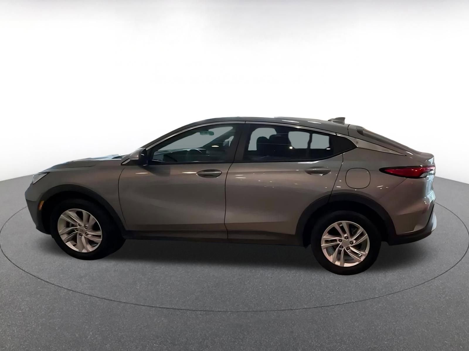 Used 2025 Buick Envista Preferred image 9