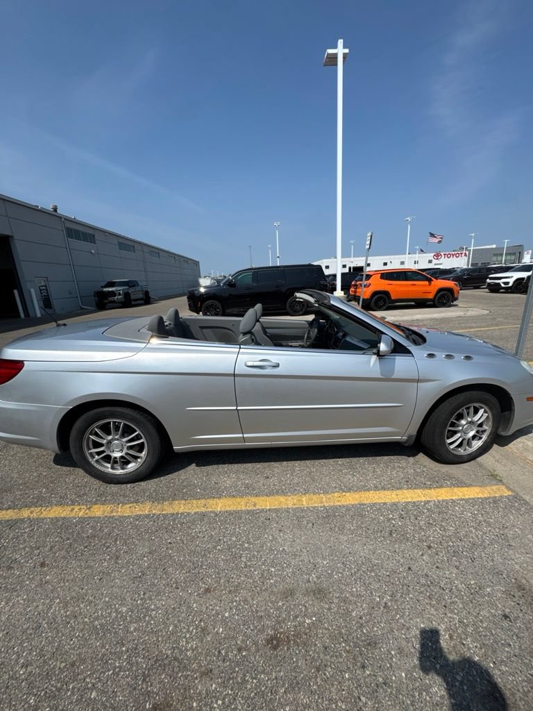 Used 2008 Chrysler Sebring Touring FWD image 6