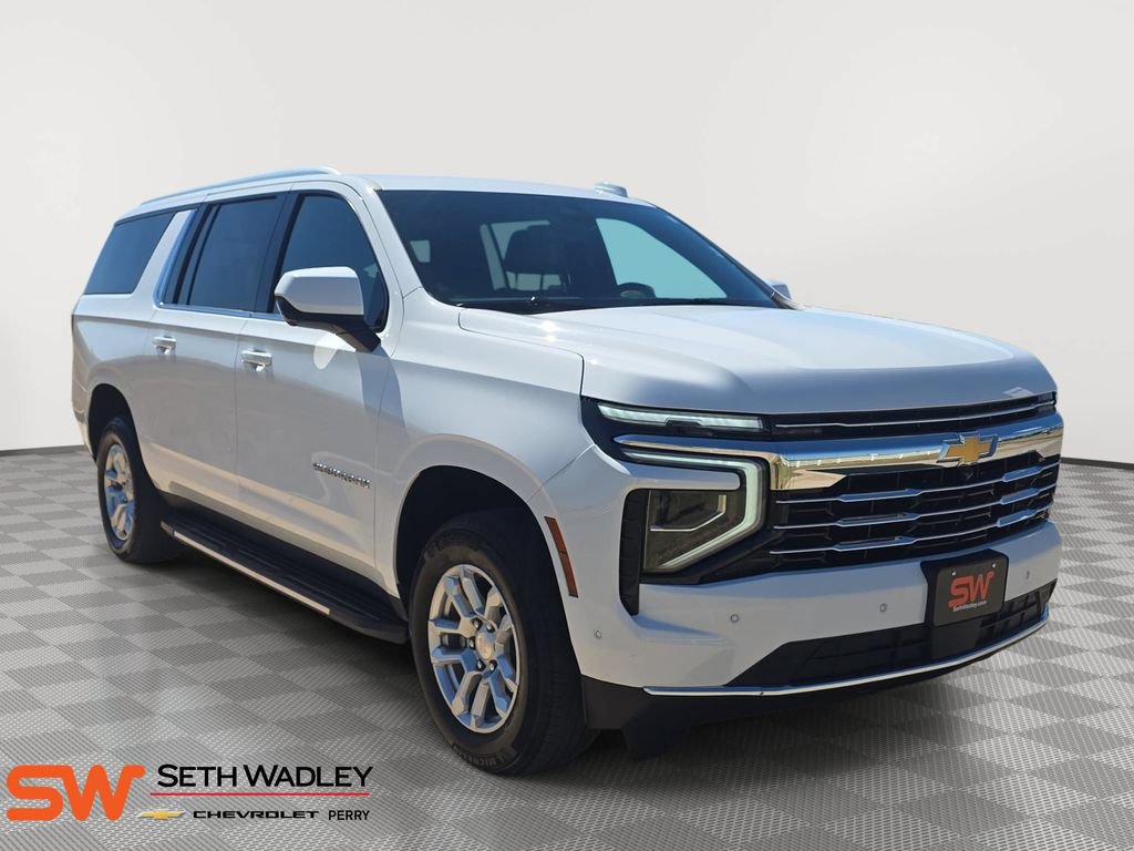 Used 2025 Chevrolet Suburban LT AWD/4WD image 1