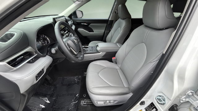 Used 2026 Toyota Highlander XLE AWD/4WD image 18