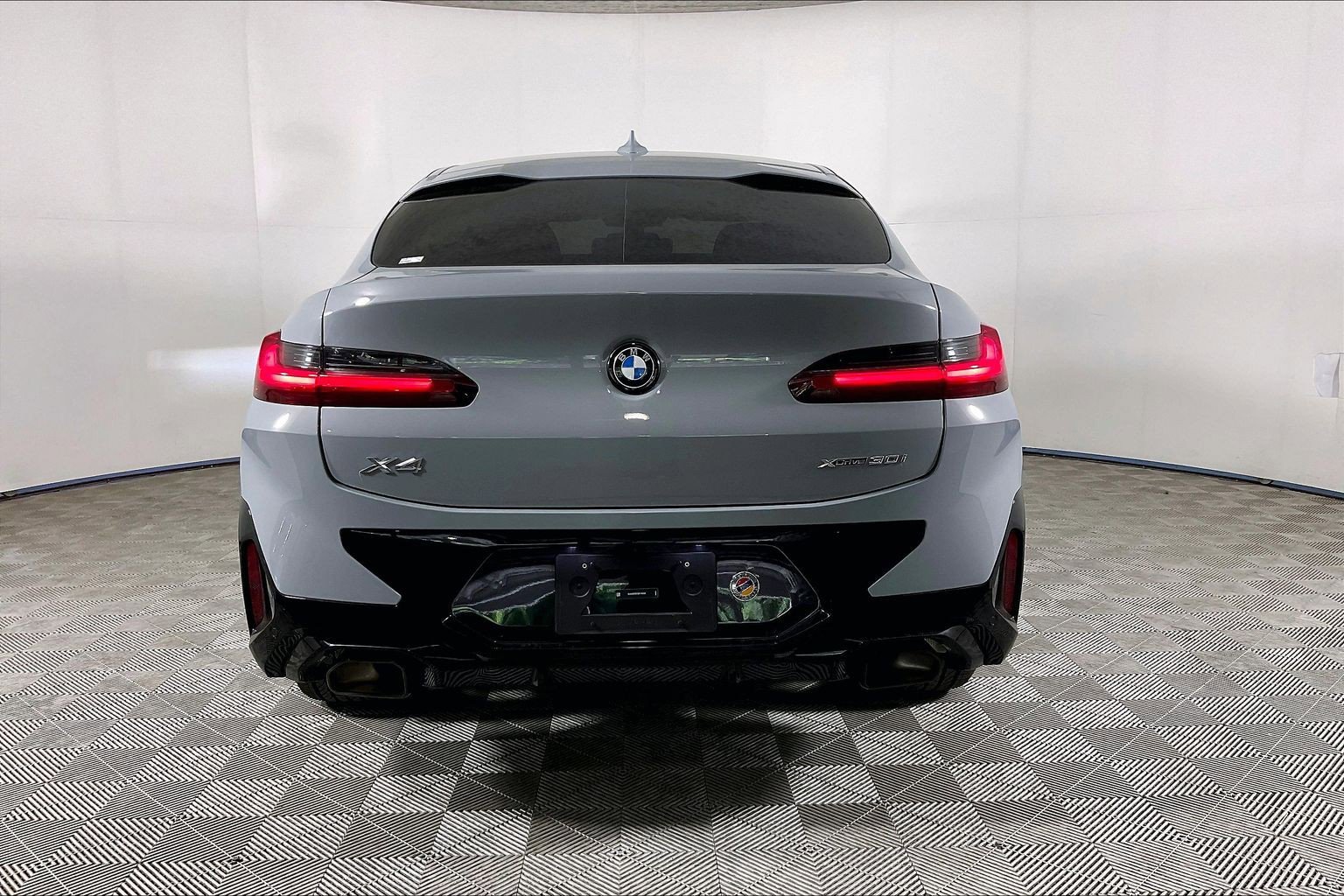Certified 2025 BMW X4 xDrive30i w/ Premium Package AWD/4WD image 6