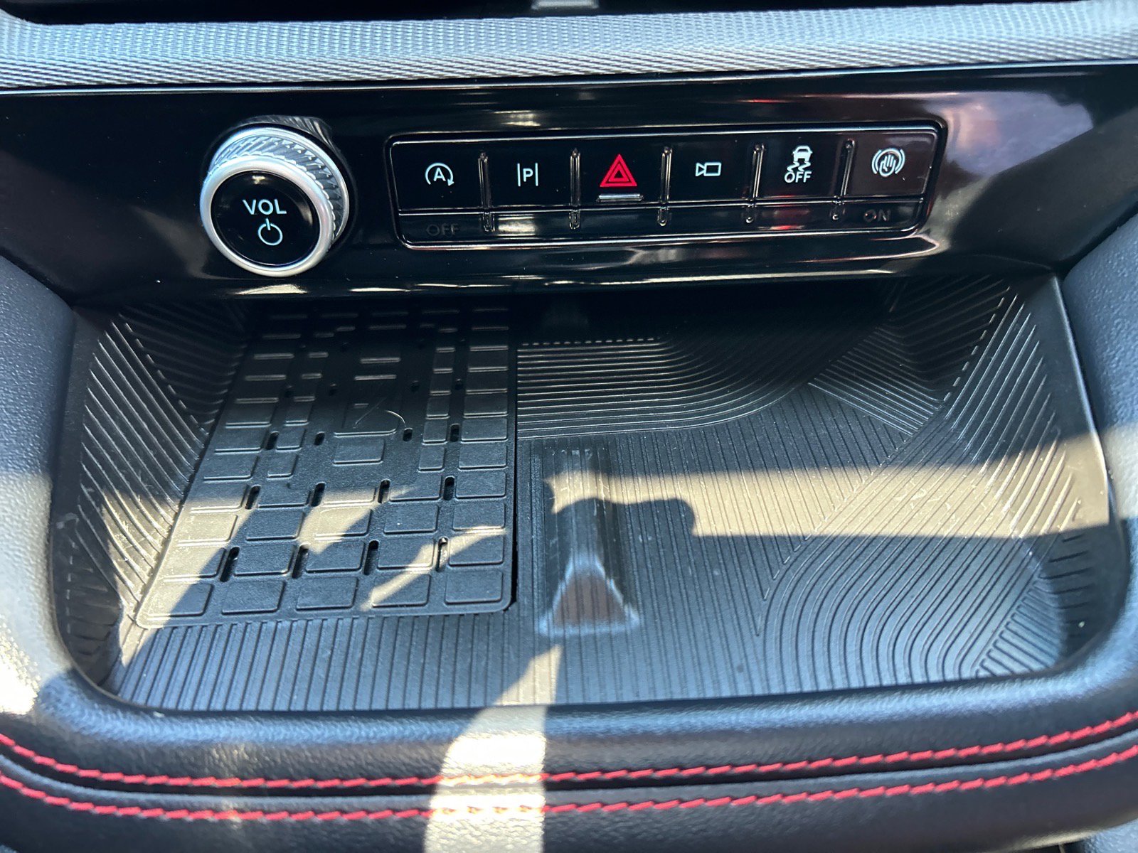 Certified 2025 Ford Explorer ST image 33