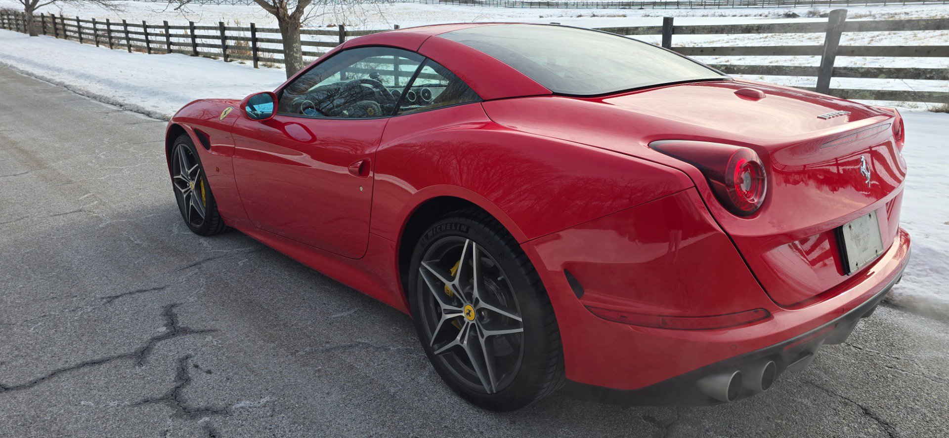 Used 2015 Ferrari California T RWD image 5