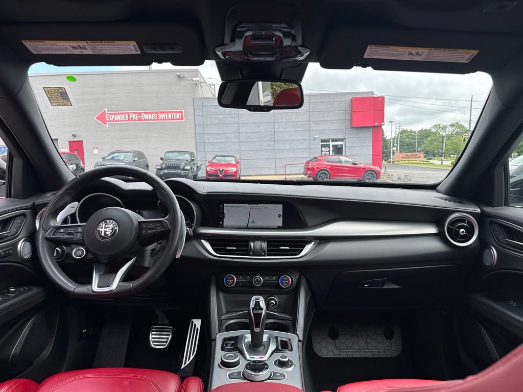 Used 2023 Alfa Romeo Stelvio Veloce AWD/4WD image 34