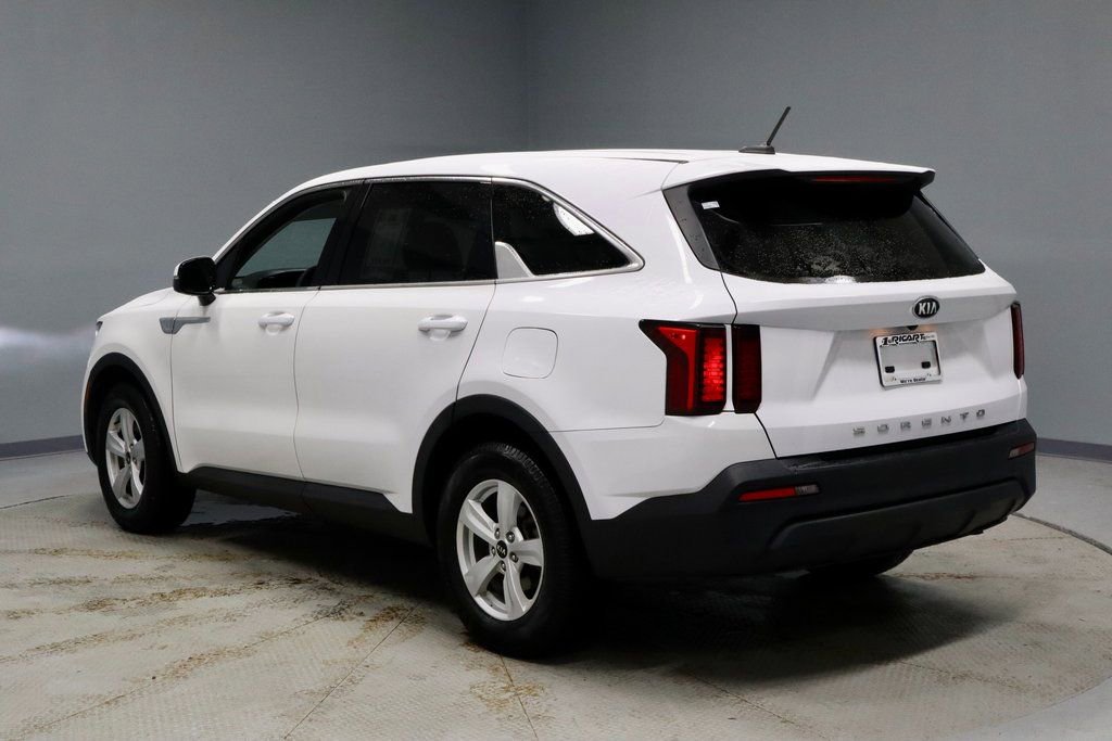 Used 2021 Kia Sorento LX image 10