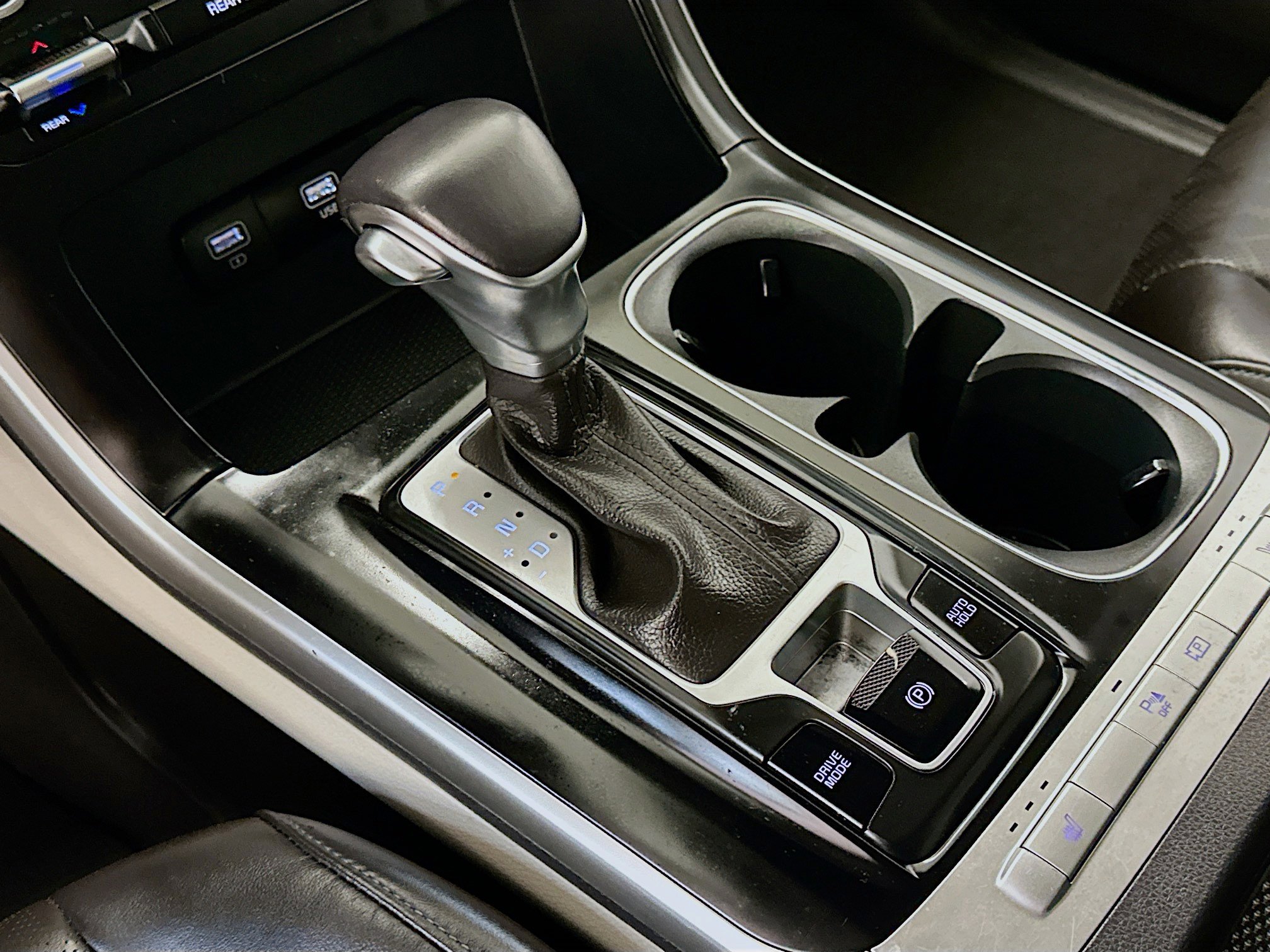 Used 2024 Kia Carnival LX image 24