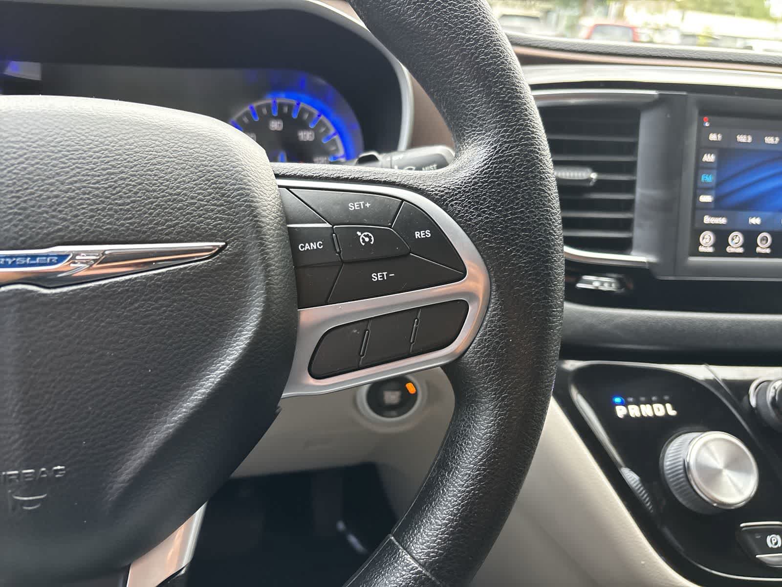 Certified 2020 Chrysler Voyager Lxi FWD image 13