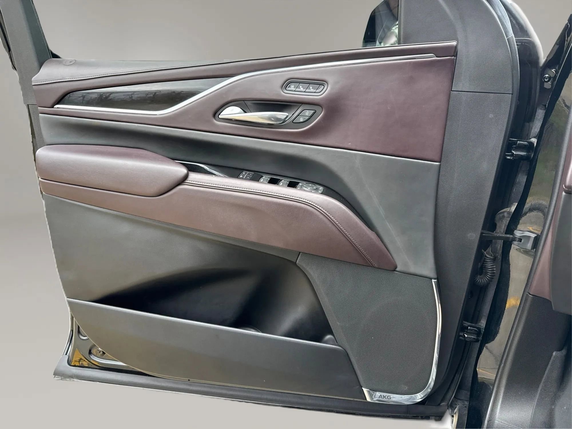 Used 2022 Cadillac Escalade Sport Platinum w/ LPO, ONYX Package image 21