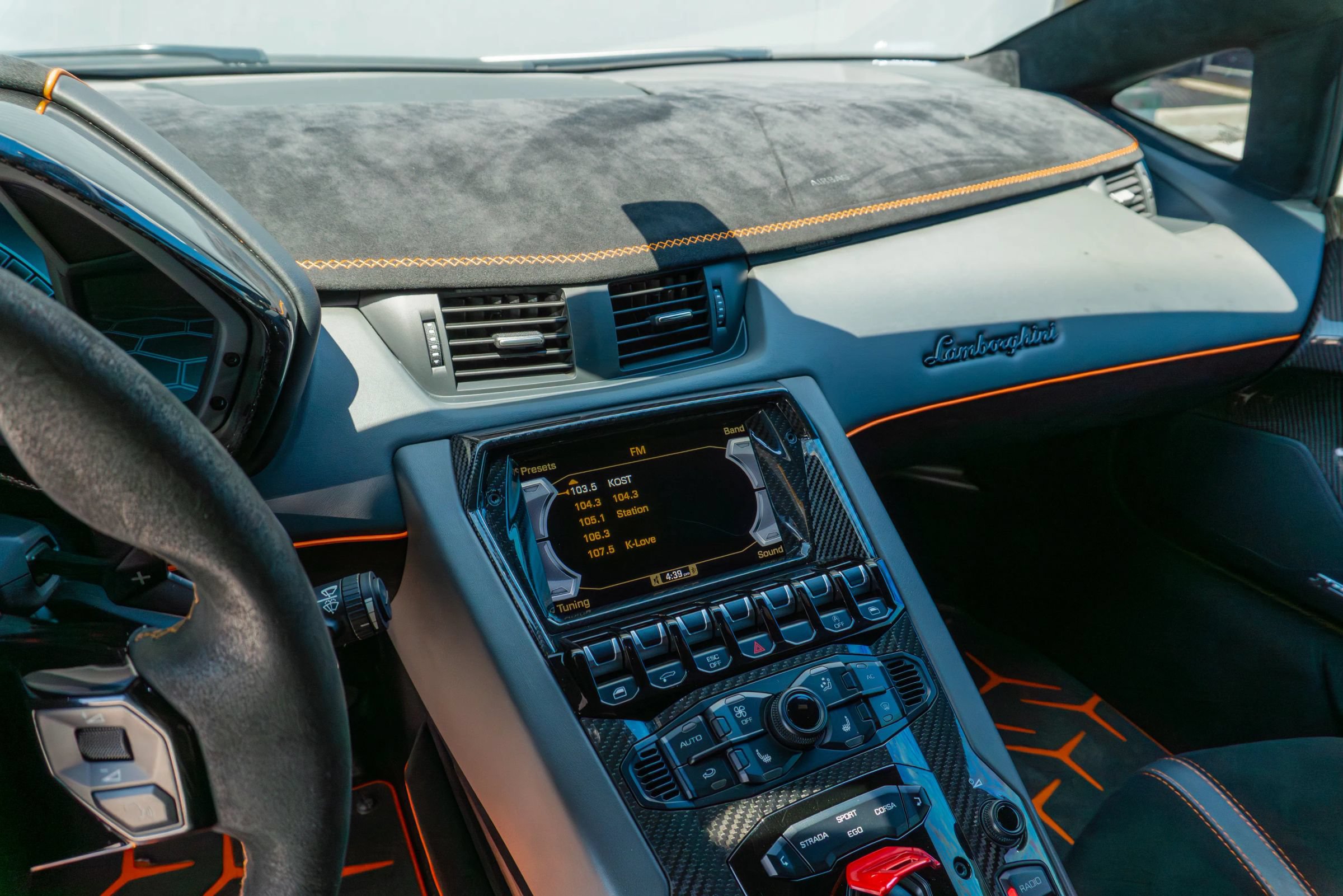 Used 2019 Lamborghini Aventador SVJ AWD/4WD image 66