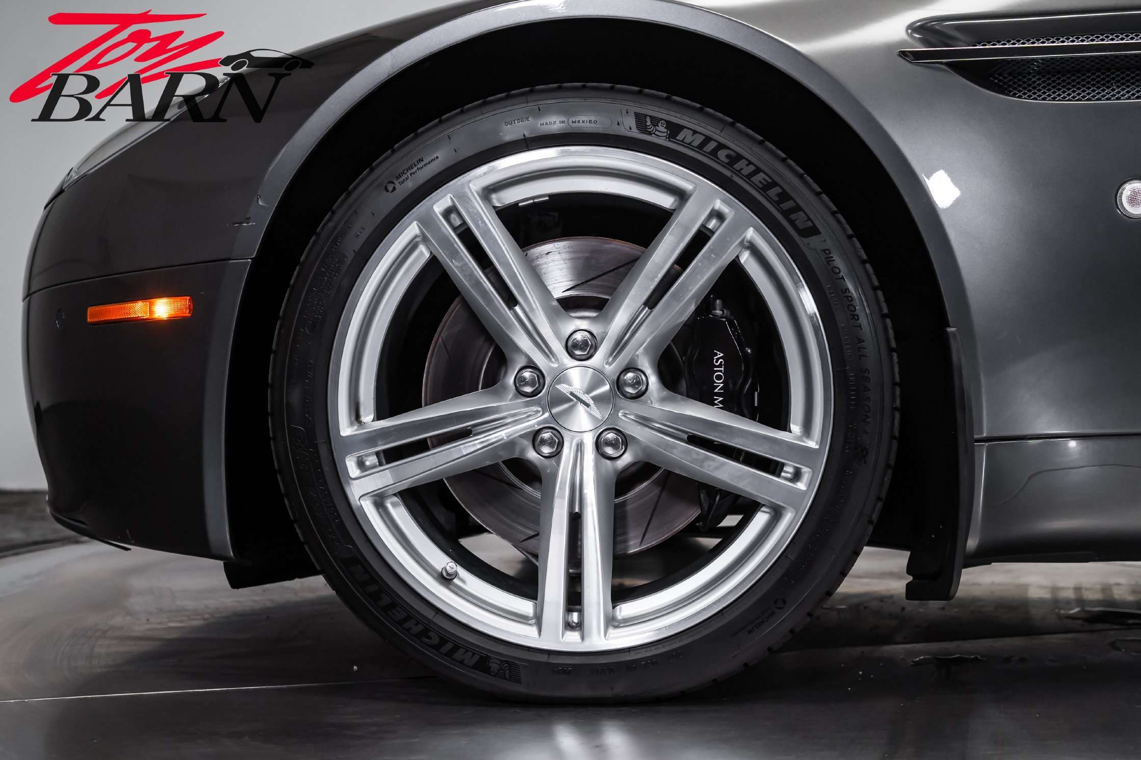 Used 2009 Aston Martin V8 Vantage Roadster RWD image 23