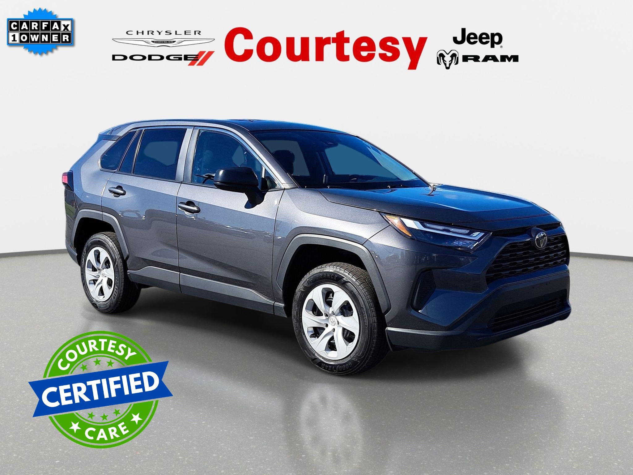 Used 2025 Toyota RAV4 LE AWD/4WD image 1