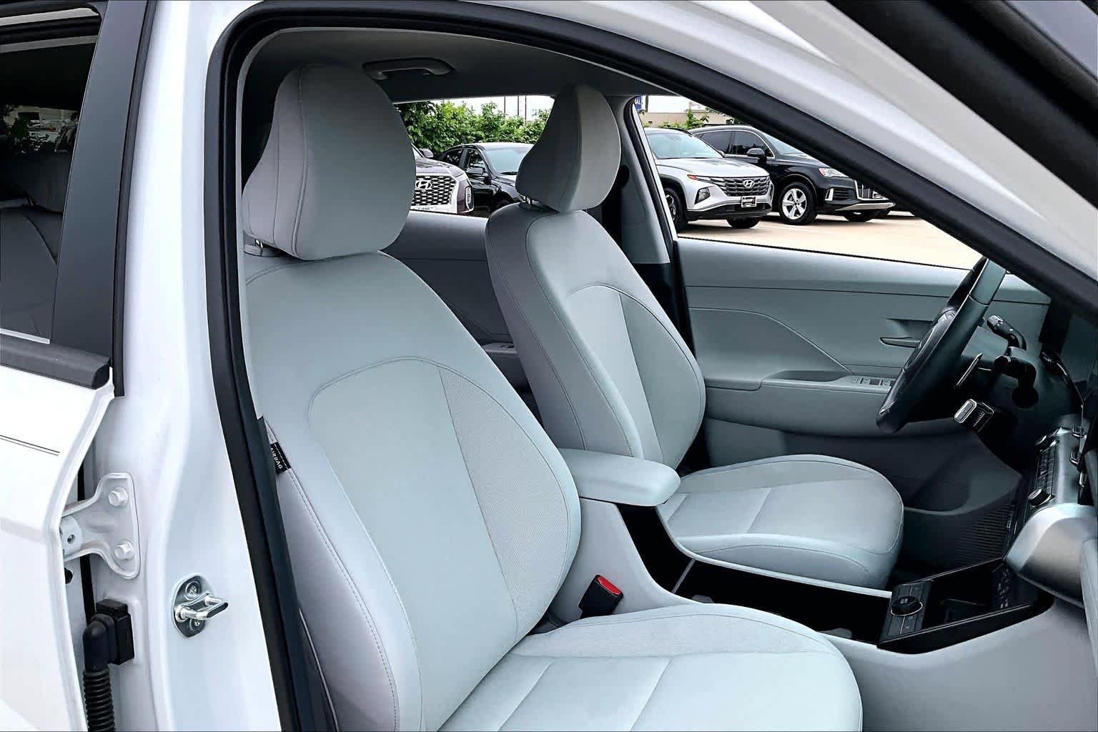 Used 2024 Hyundai Kona SEL w/ Convenience Package FWD image 9
