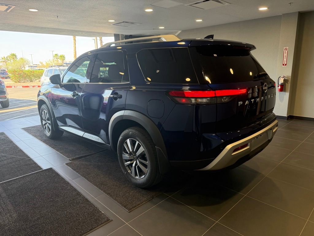 Used 2025 Nissan Pathfinder SL image 7