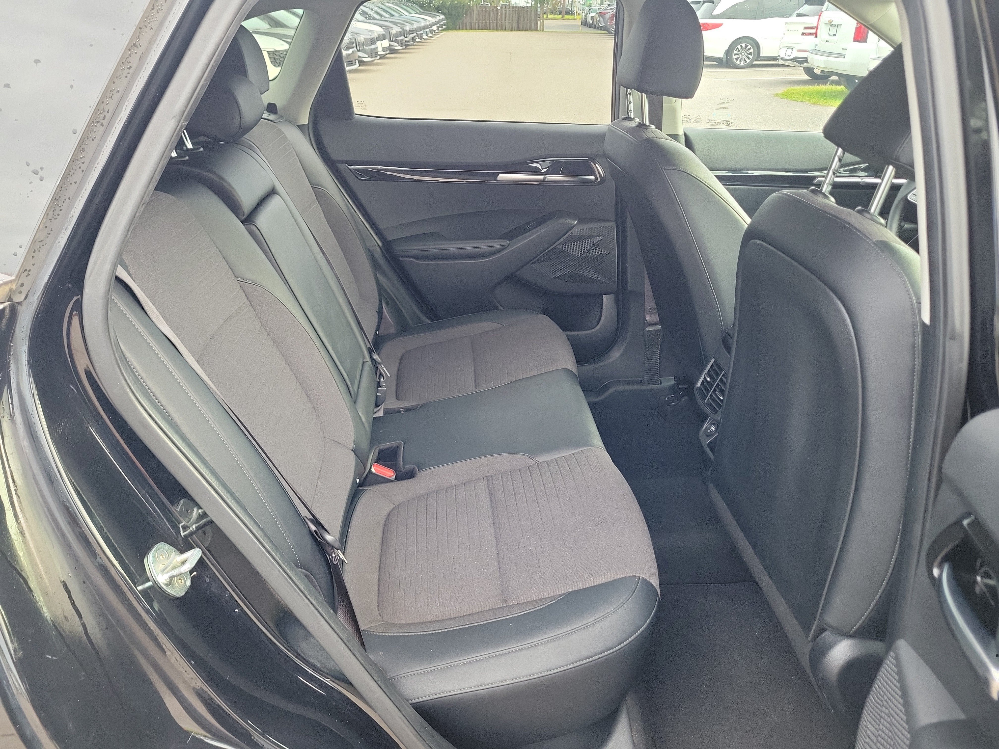 Used 2022 Kia Seltos S FWD image 12