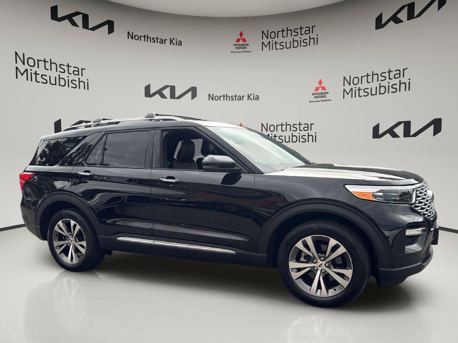 Used 2020 Ford Explorer Platinum w/ Premium Technology Package AWD/4WD image 9