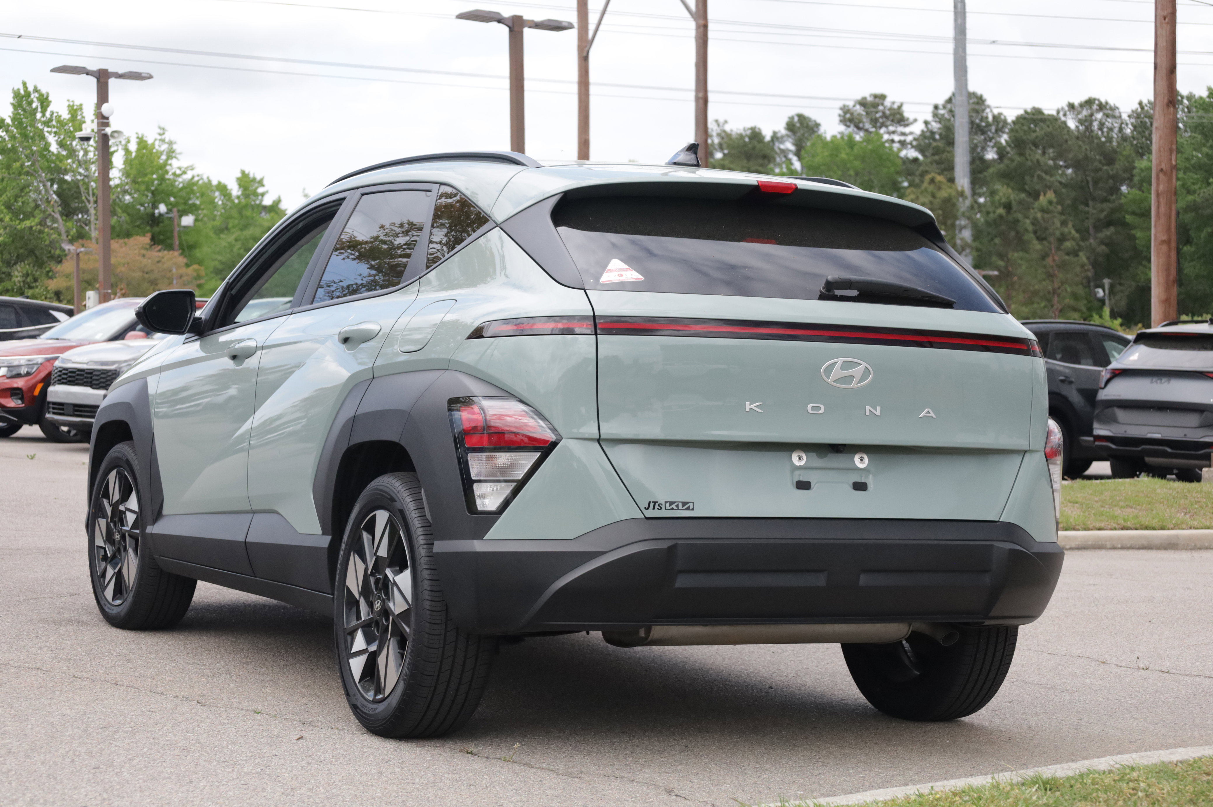 Used 2024 Hyundai Kona SEL w/ Convenience Package image 3