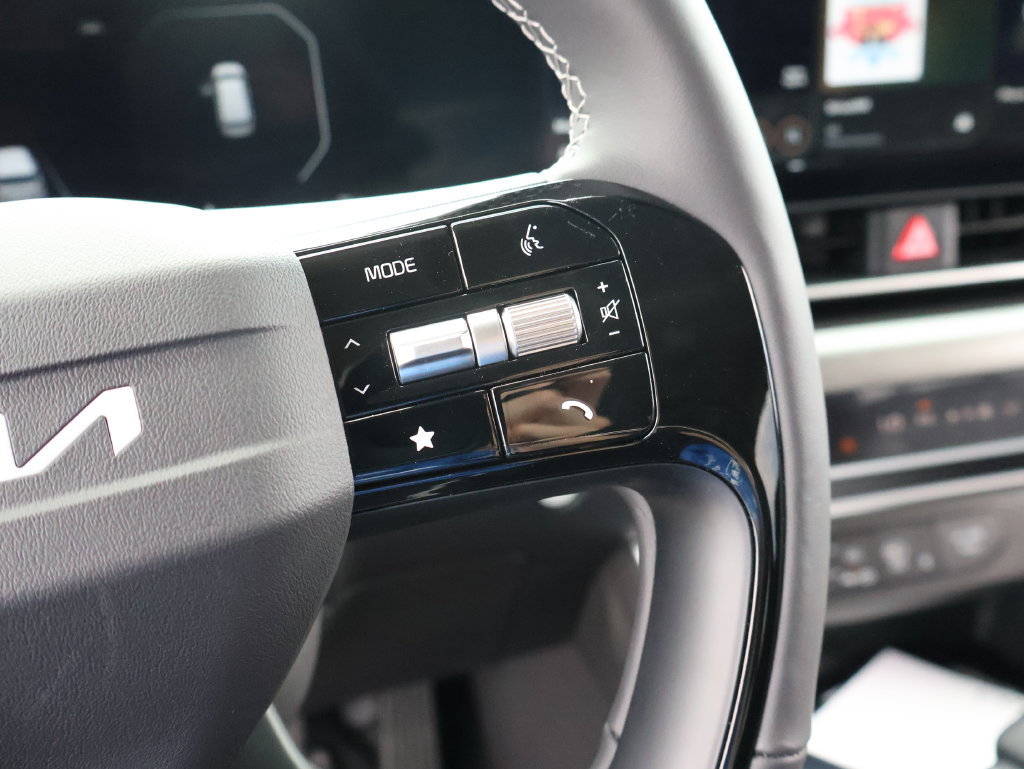 New 2027 Kia Carnival SX w/ Dark Edition Package FWD image 37
