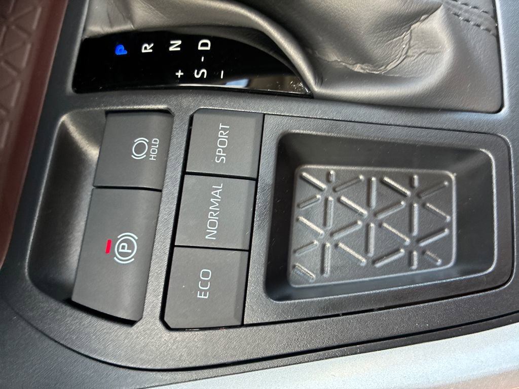 New 2025 Toyota RAV4 Limited image 38