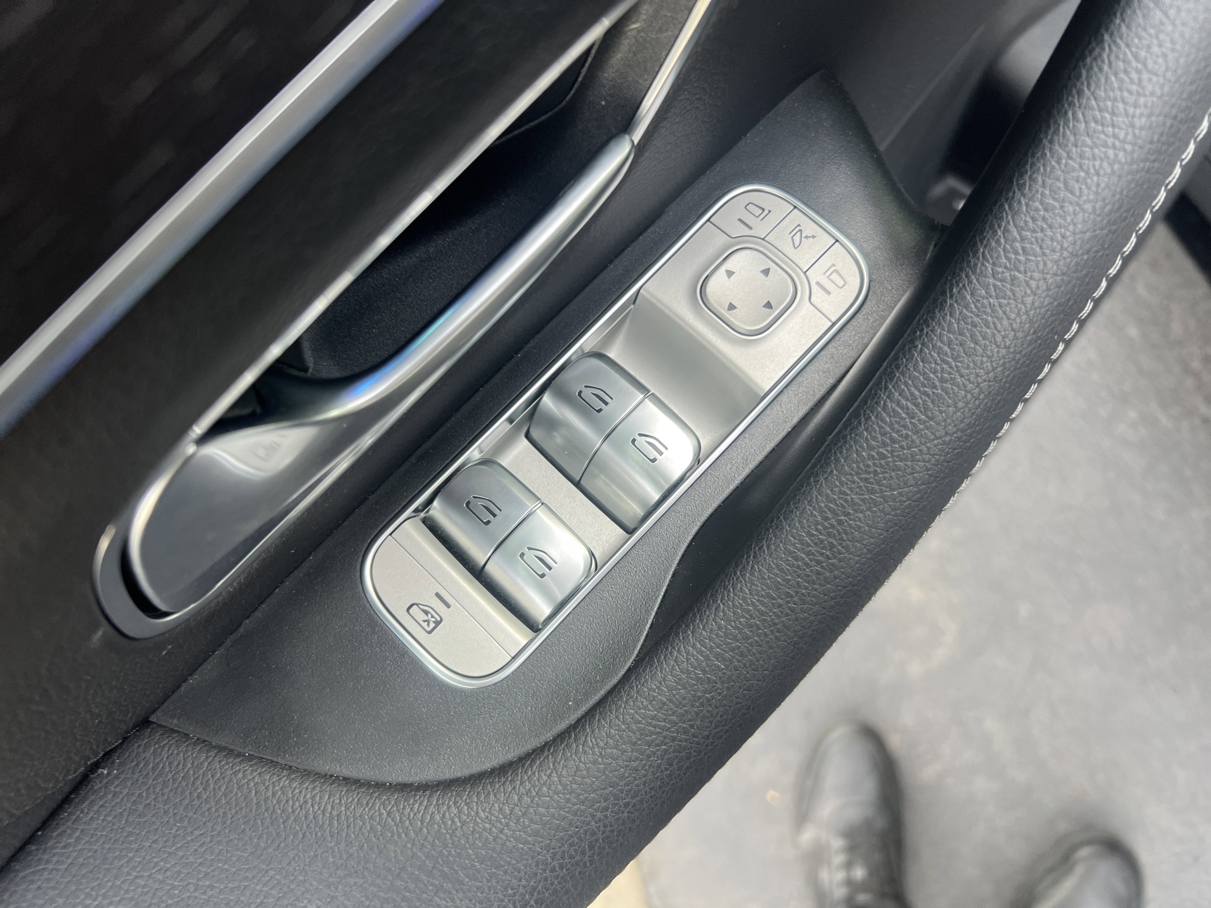 Certified 2024 Mercedes-Benz GLE 450e 4MATIC image 14