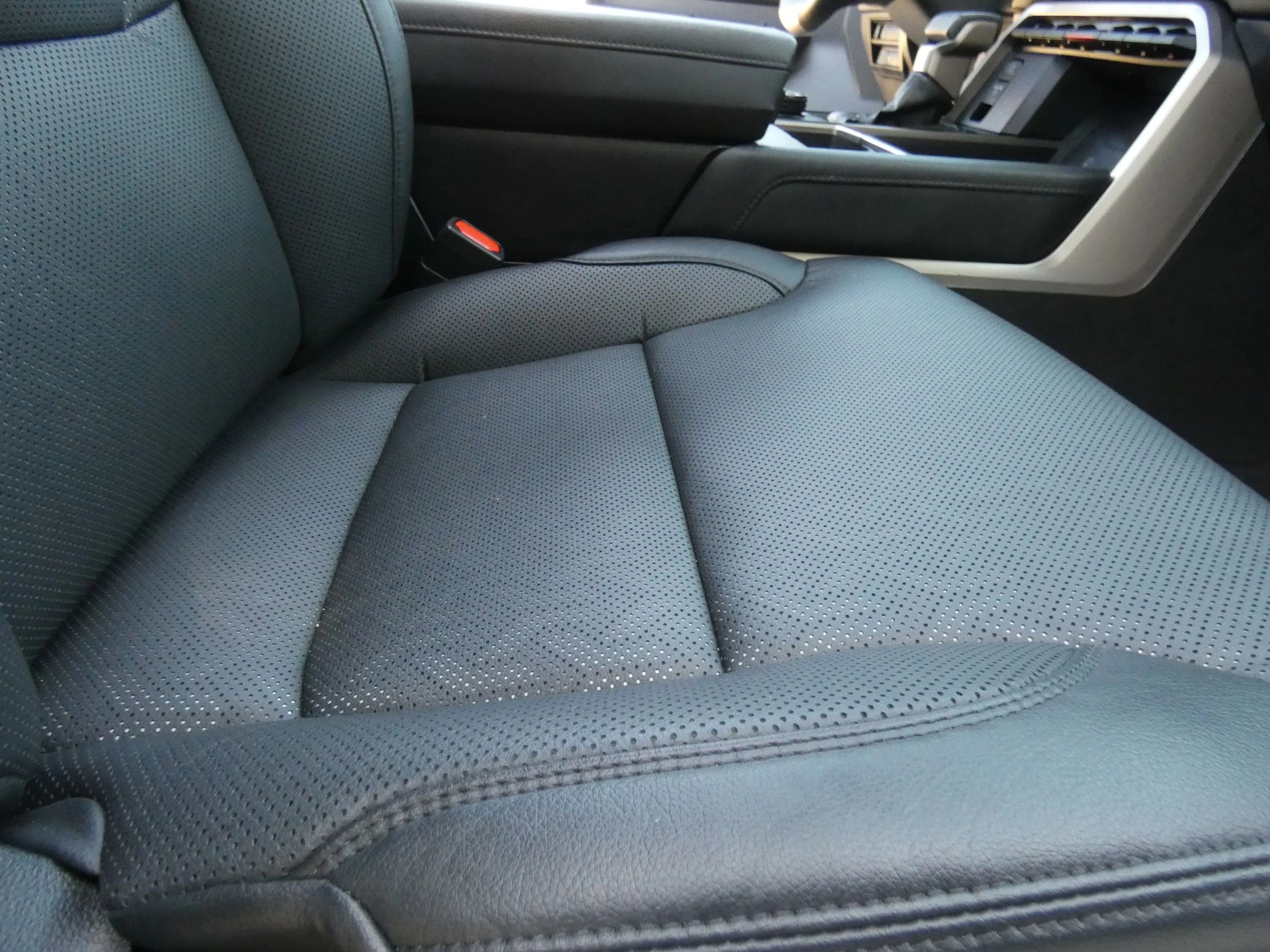 Used 2025 Toyota Tundra Limited image 36