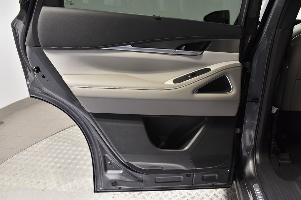 New 2026 INFINITI QX60 Luxe w/ Family Package image 28