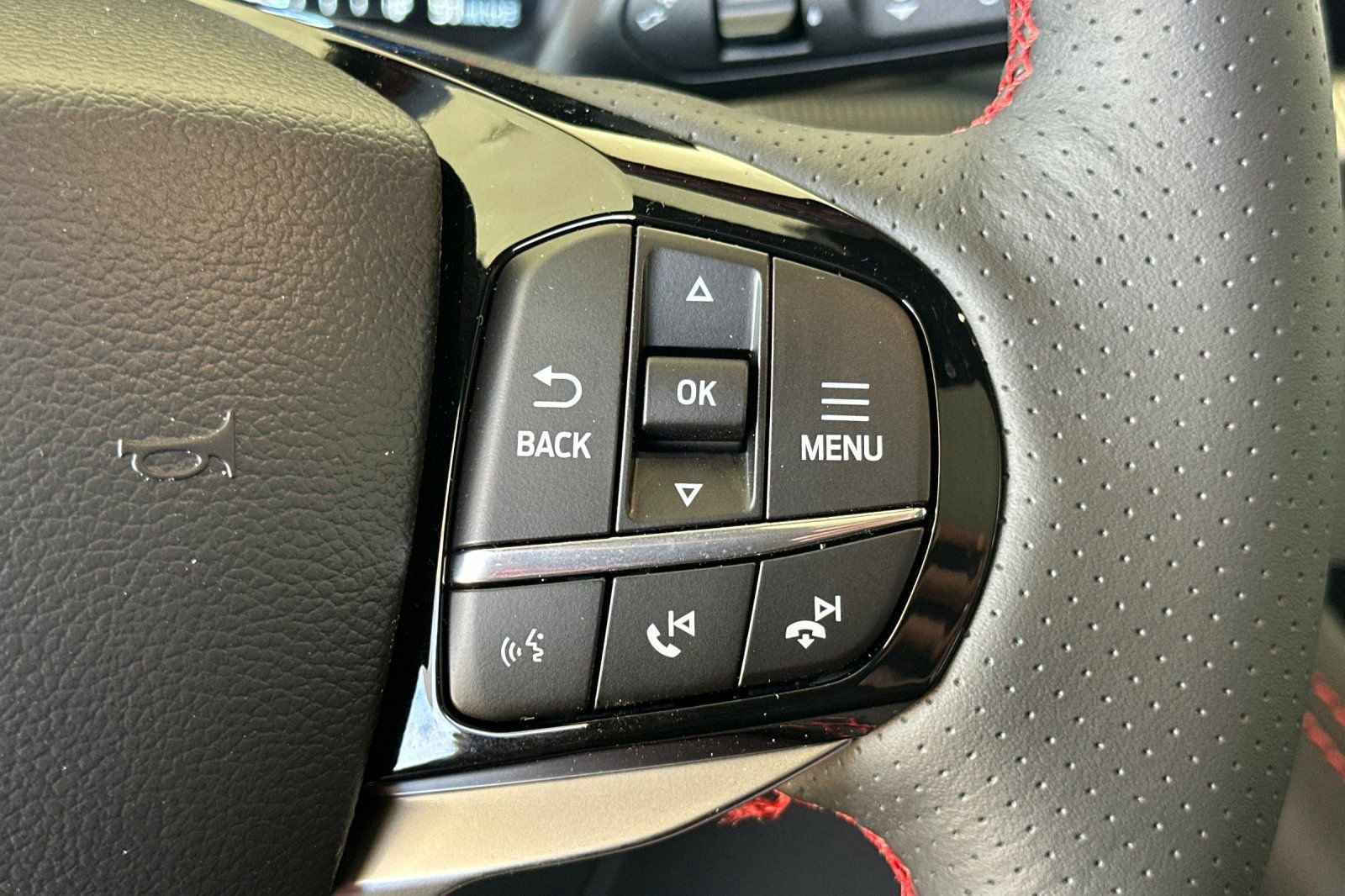 New 2026 Ford Explorer ST-Line w/ ST-Line Street Pack image 28