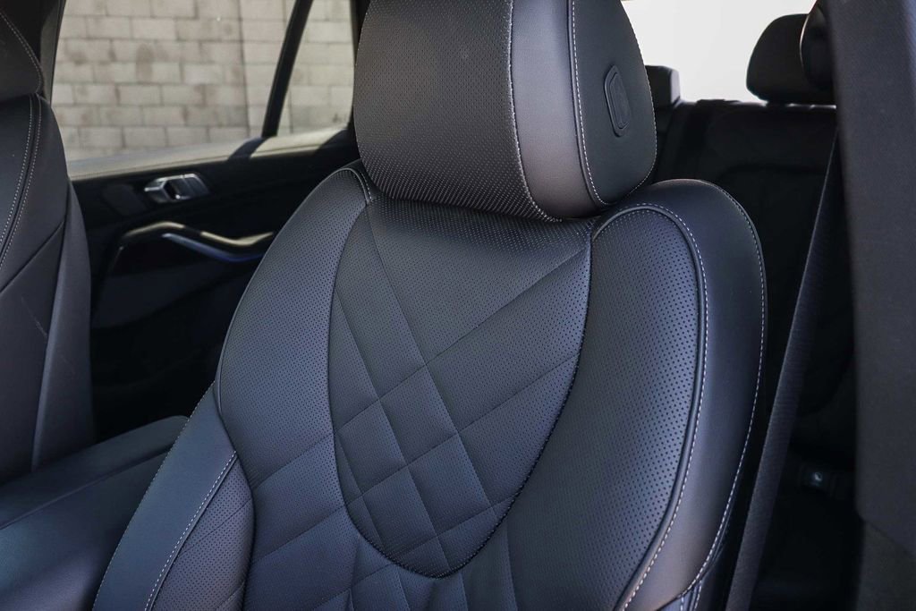 Used 2026 BMW X5 xDrive50e w/ M Sport Package AWD/4WD image 29