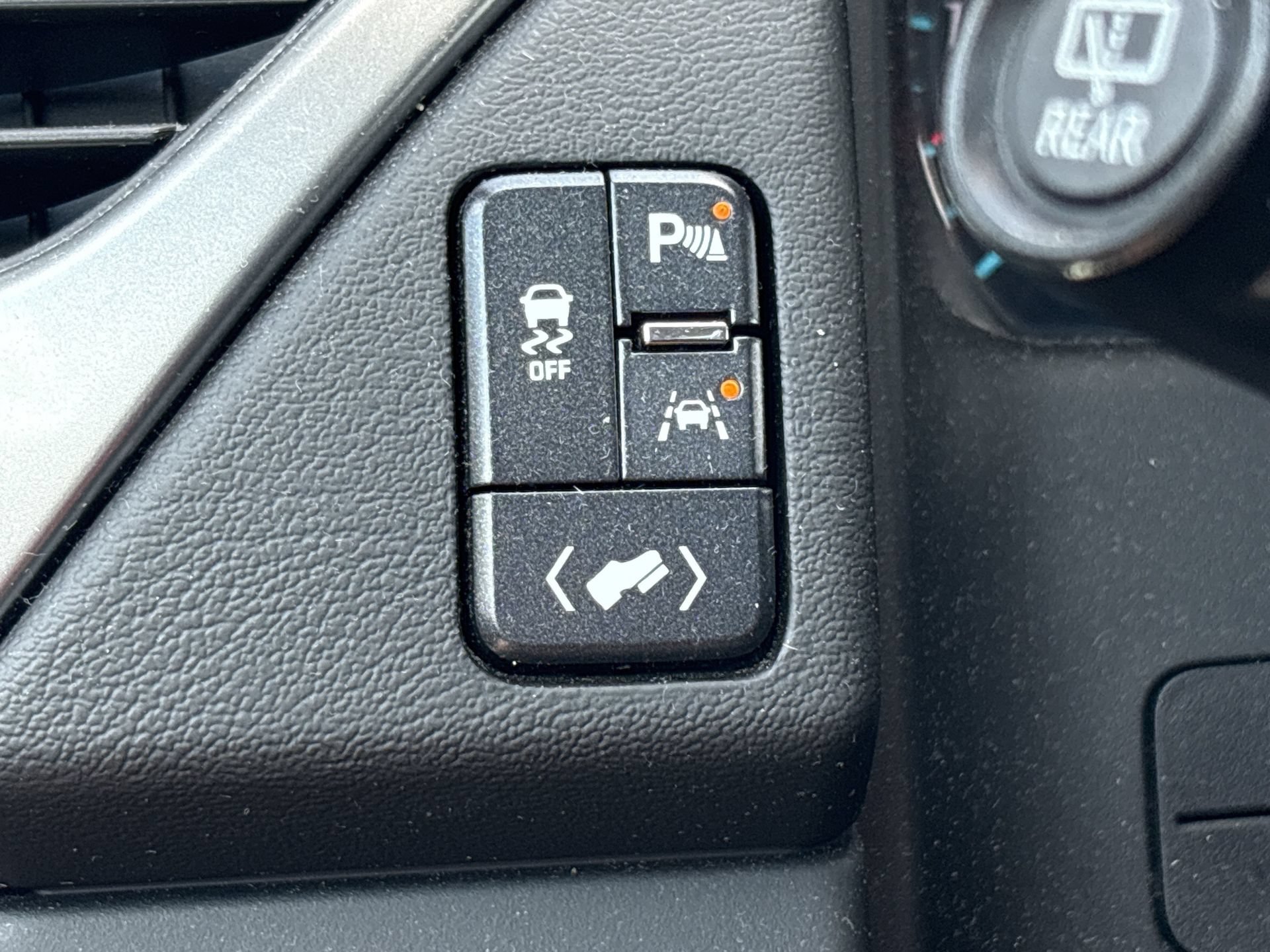 Used 2020 Chevrolet Suburban LT RWD image 11
