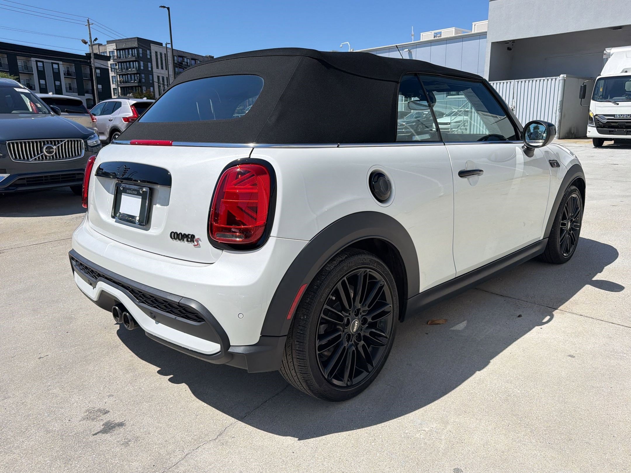 Used 2024 MINI Cooper S w/ Signature Upholstery Package FWD image 9
