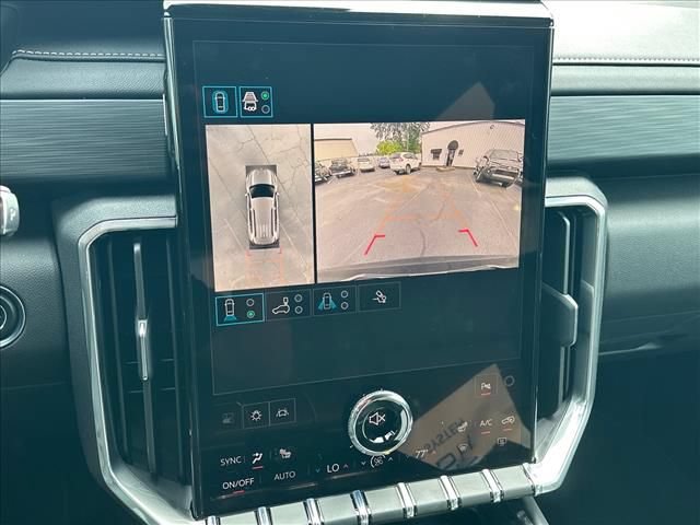 Certified 2026 GMC Acadia Elevation w/ Elevation Premium Package FWD image 31