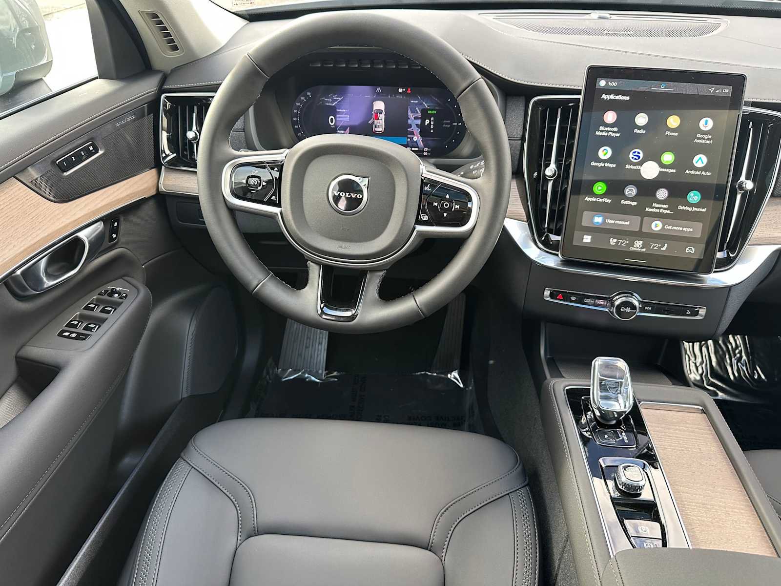 New 2026 Volvo XC90 T8 Plus image 18