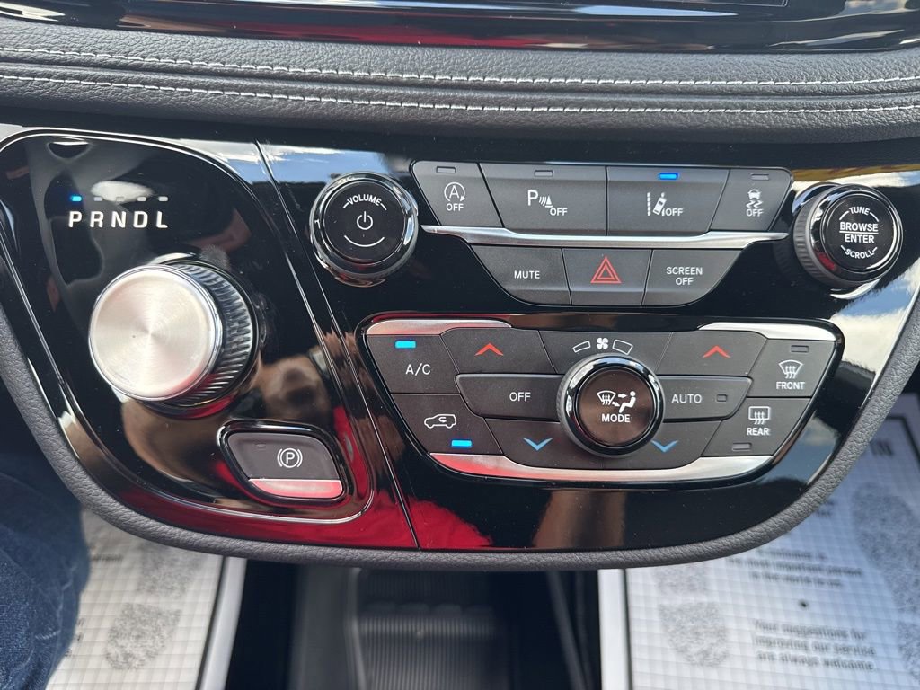 New 2026 Chrysler Pacifica Select image 32