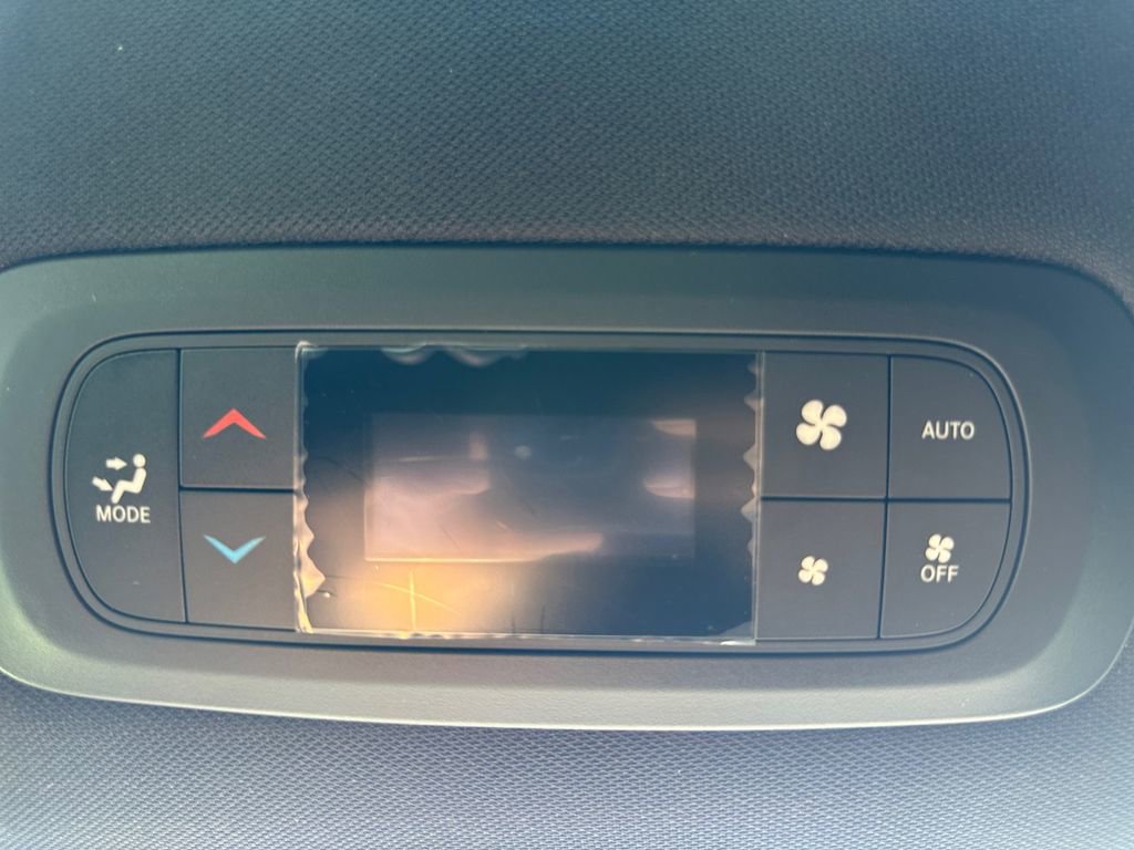 New 2026 Chrysler Pacifica Select image 16