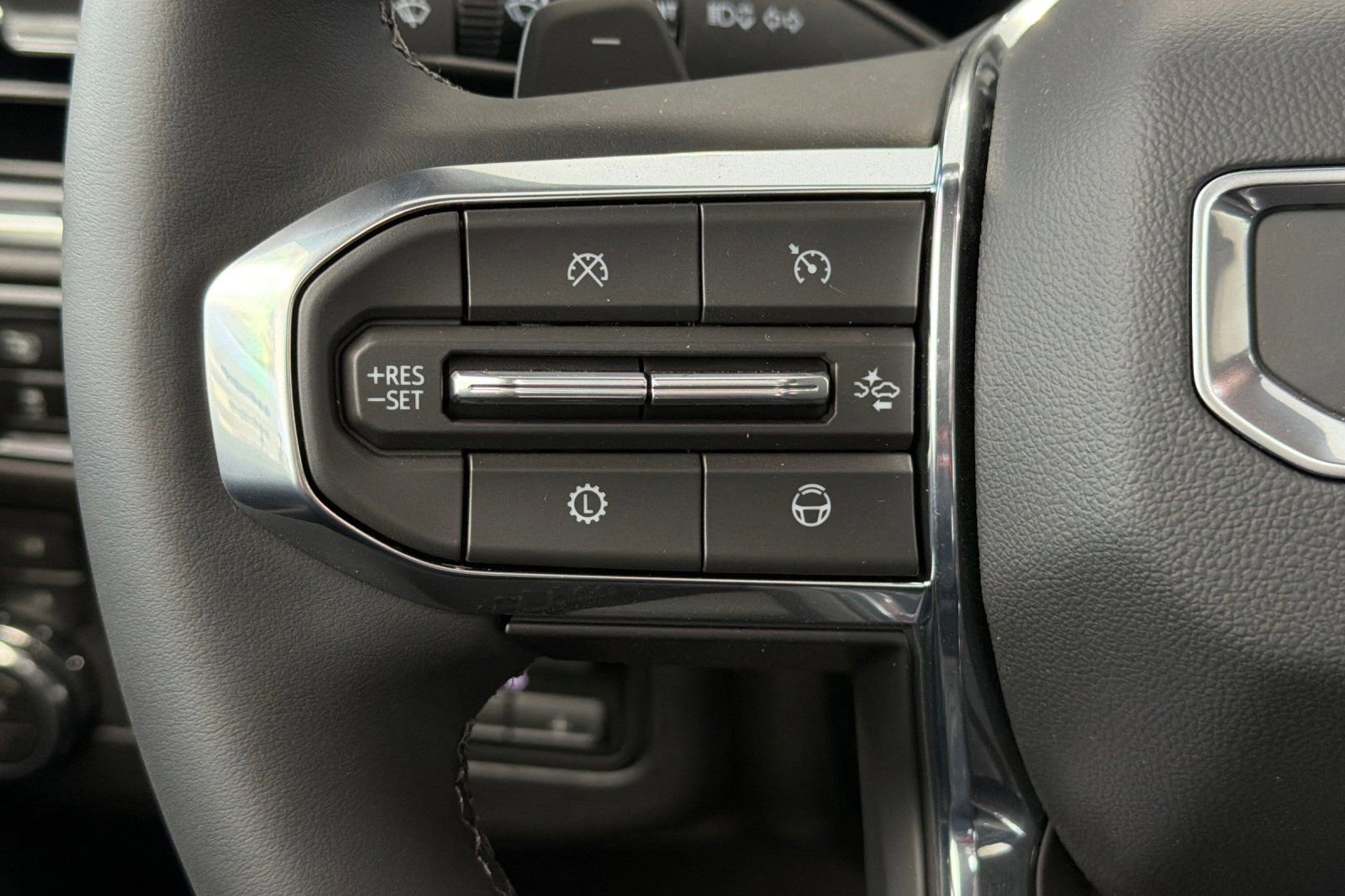 New 2026 GMC Yukon XL Denali w/ Denali Reserve Package image 29