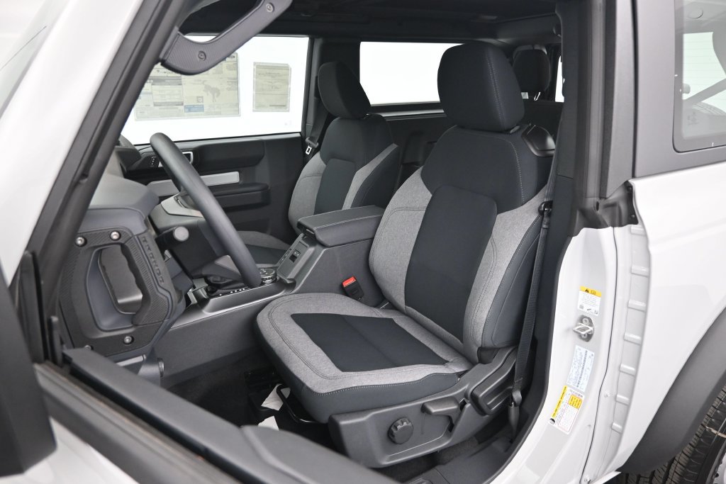 New 2026 Ford Bronco 2-Door AWD/4WD image 8