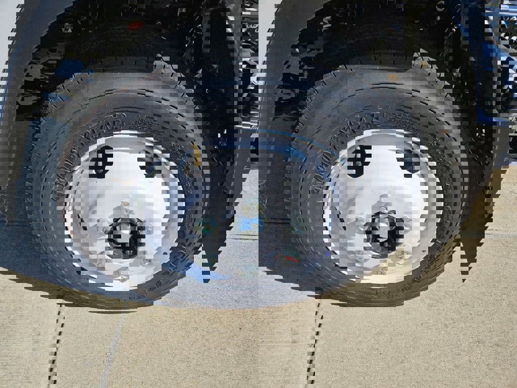 New 2025 Chevrolet Low Cab Forward image 4