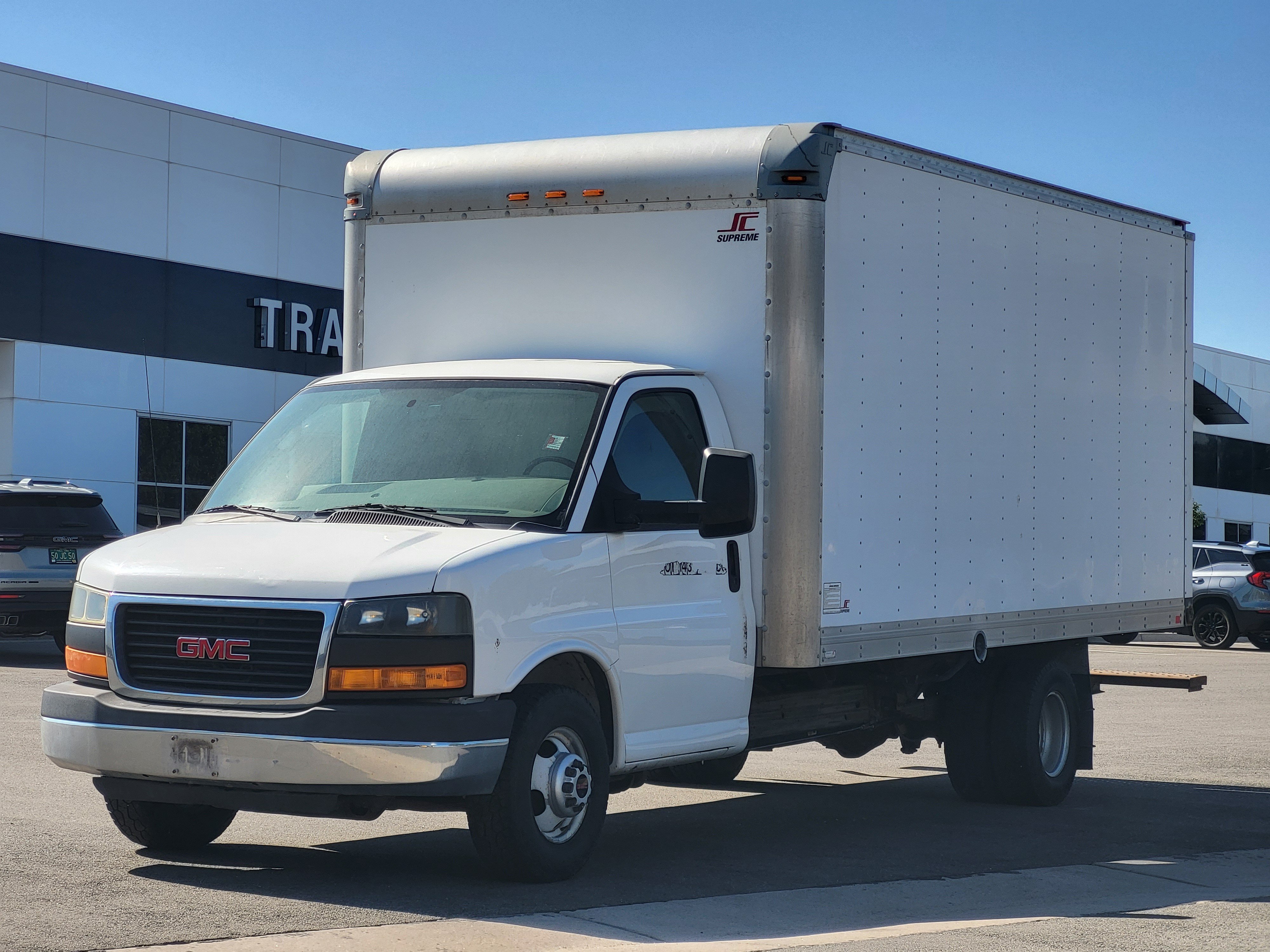 Used 2014 GMC Savana 3500 RWD image 1