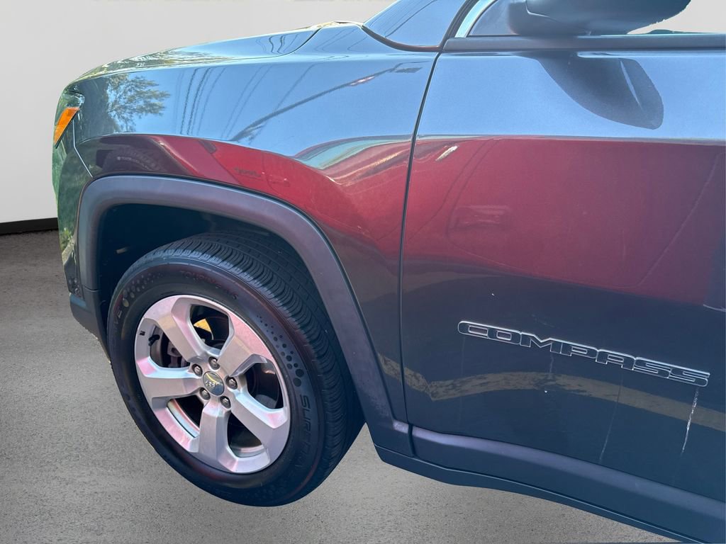 Used 2018 Jeep Compass Latitude w/ Cold Weather Group image 12