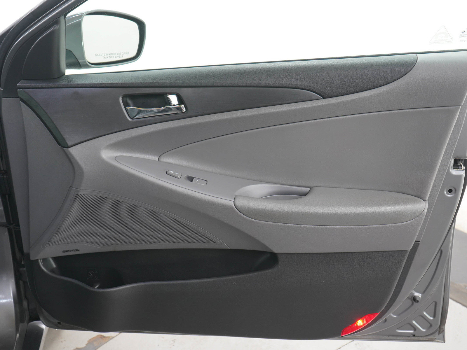 Used 2011 Hyundai Sonata SE w/ Navigation & Sunroof Pkg 4 FWD image 9