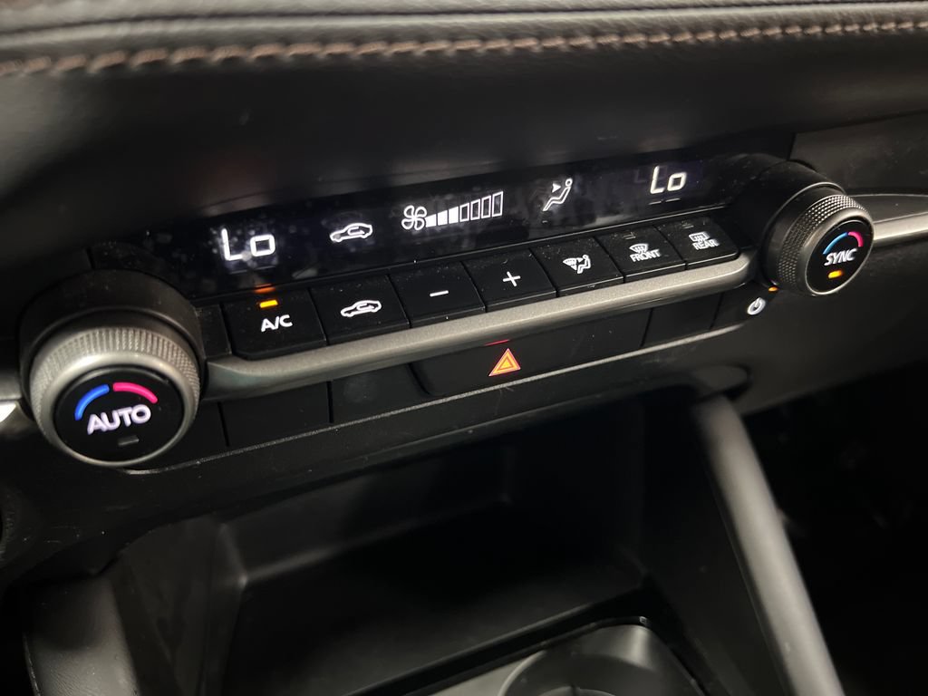 Used 2024 MAZDA MAZDA3 s FWD image 19
